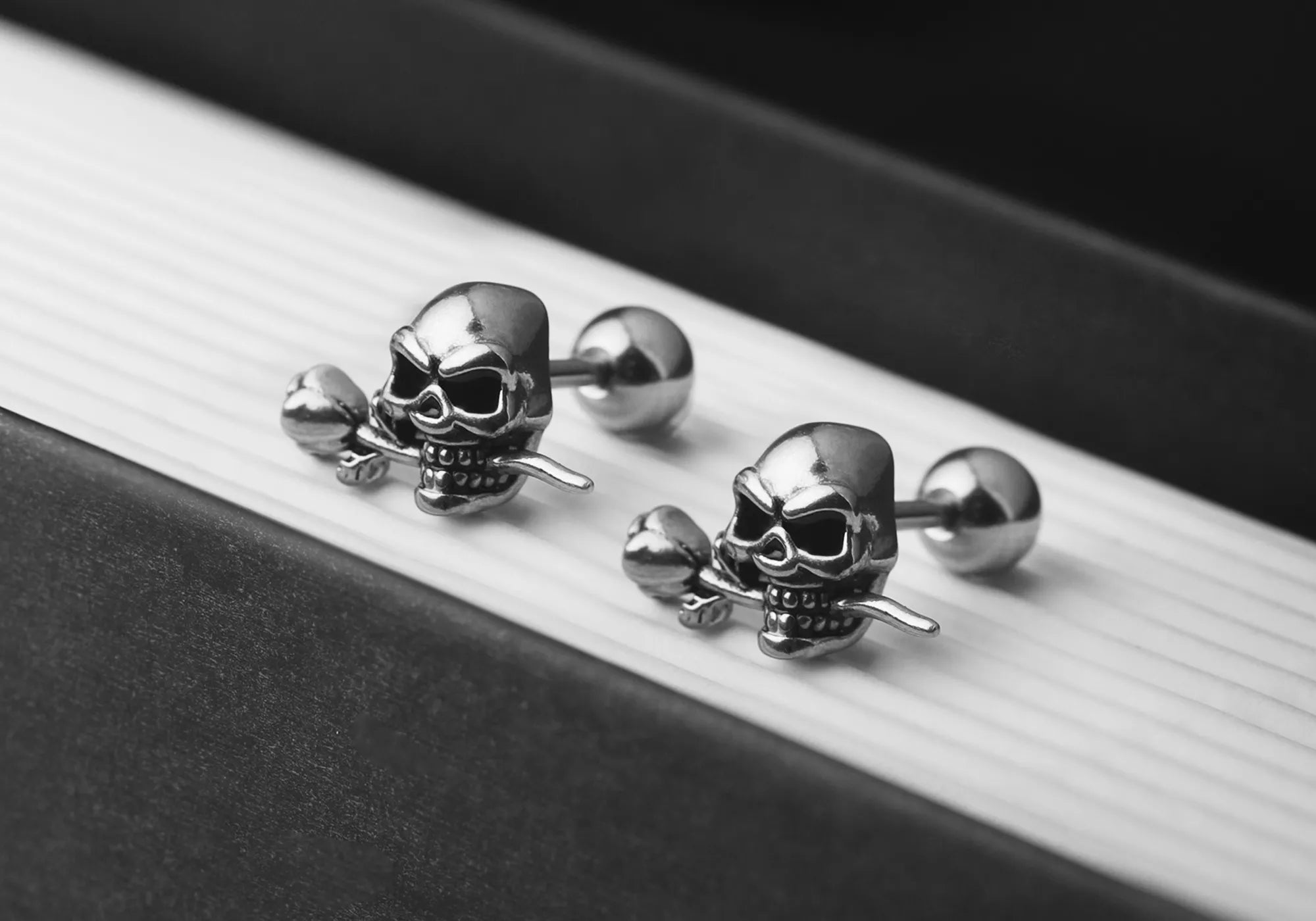 punk_skull_rose_stud_earrings