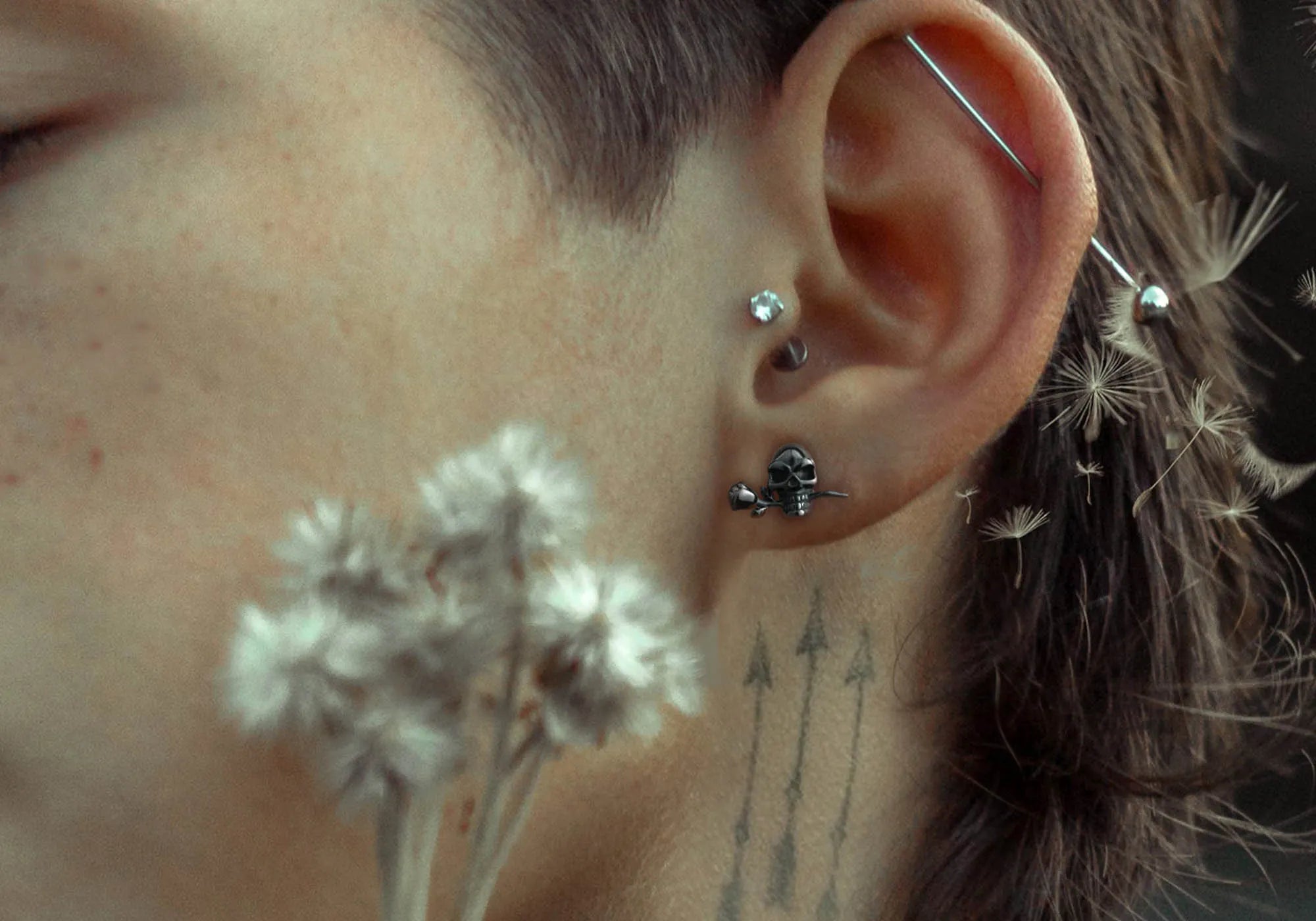 punk_skull_rose_stud_earrings_women